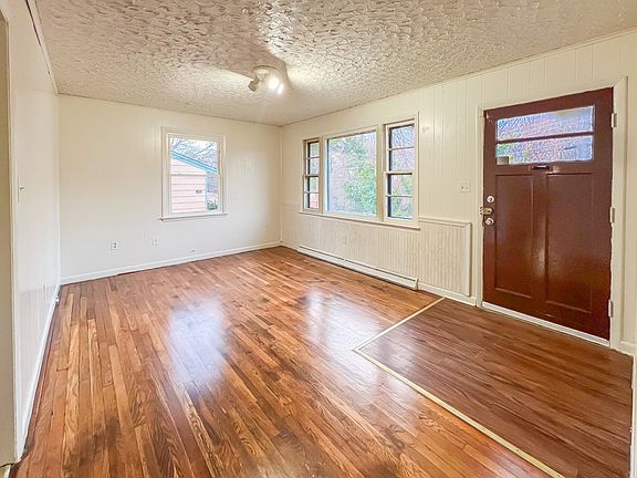 3rd image of 1101 Beazley St