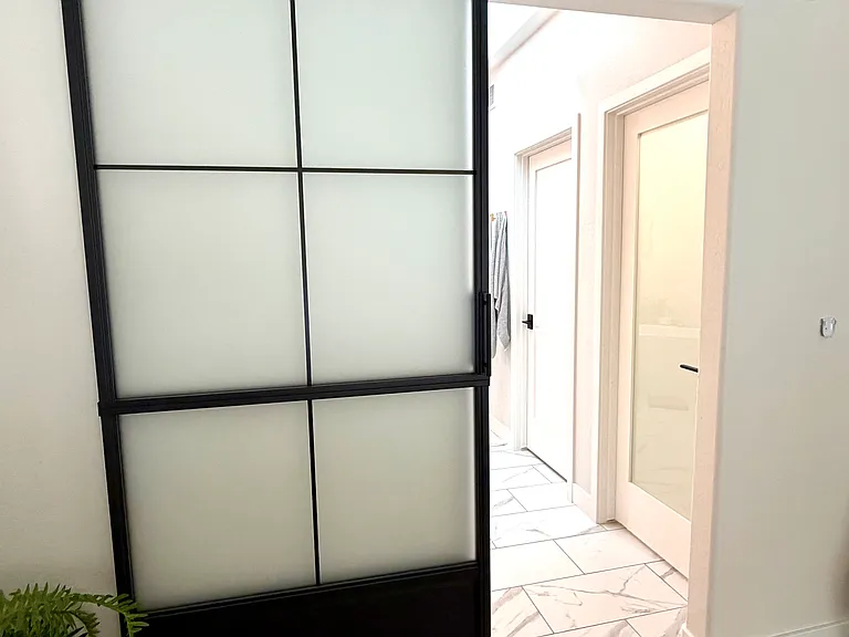 Masterbath entrance