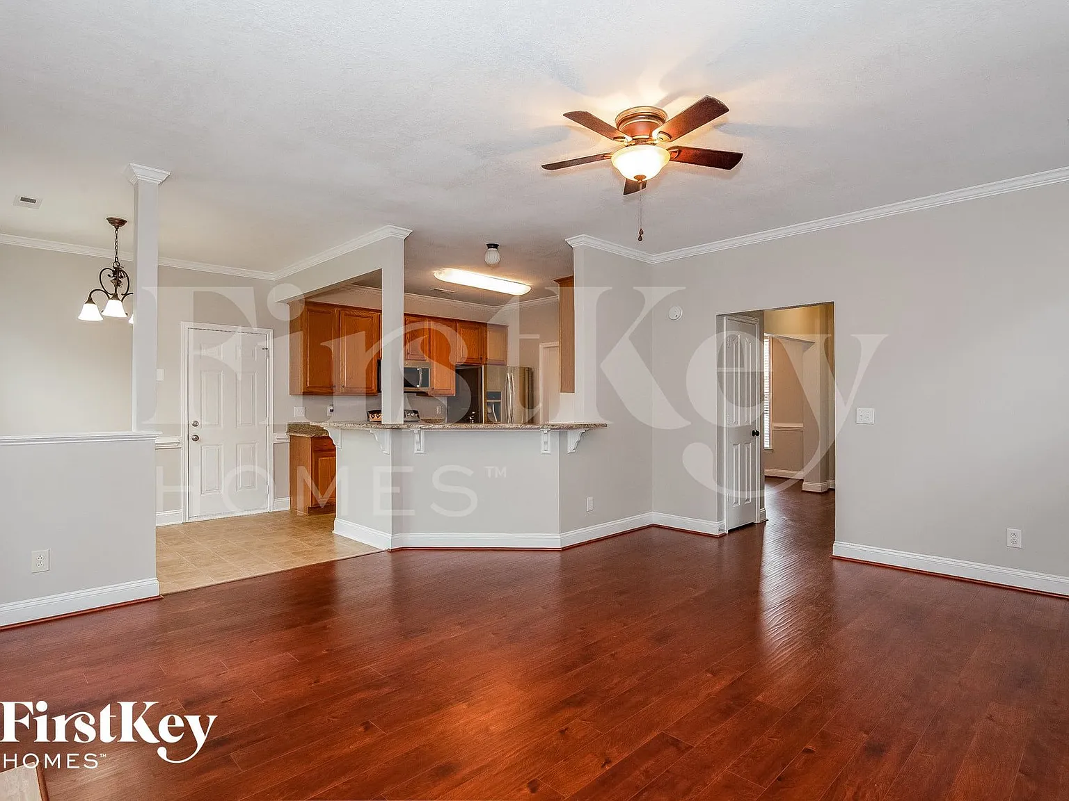 4 bed, 2.5 bath, 1918 sqft, $2,505 — Photo 3