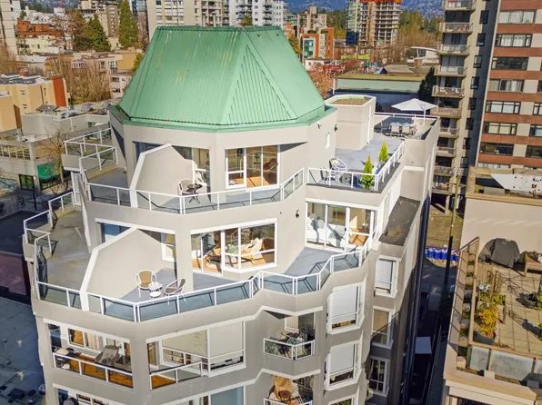 1771 Nelson St #702, Vancouver, BC V6G 1M6