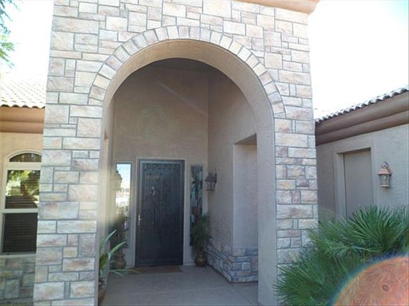 3rd image of 14745 W Carbine Ct
