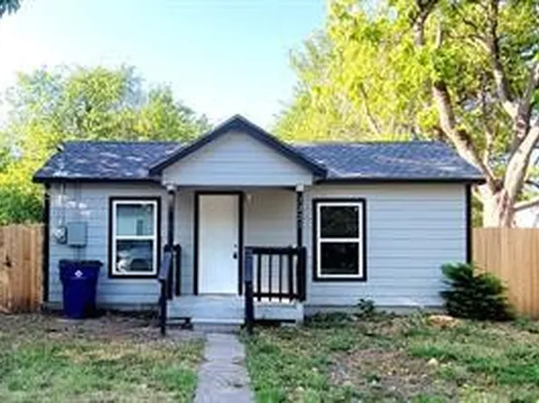 1221 Stanford St, Greenville, TX 75401