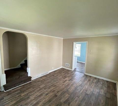 2nd image of 555 Universal Ave #555