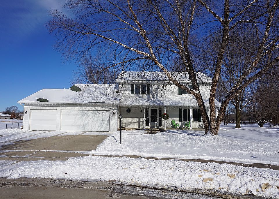 1st image of 520 Woodbine Ct