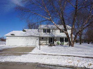 520 Woodbine Ct, Mason City, IA 50401