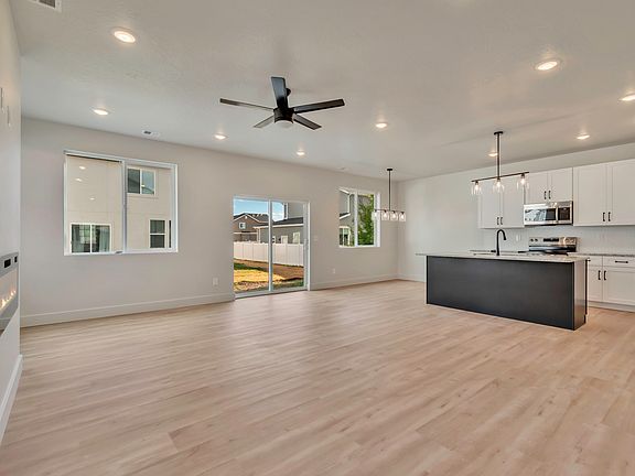 4th image of 2535 W Sante #Fe