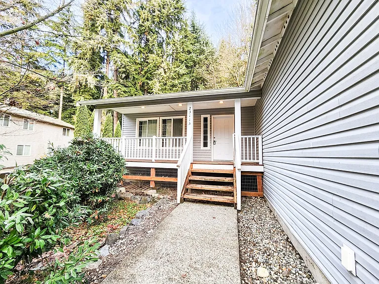 23115 Alder Dr — Photo 2