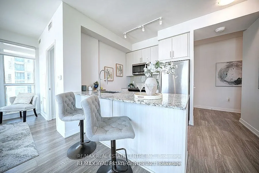 2 bed, $2,700 — Photo 3