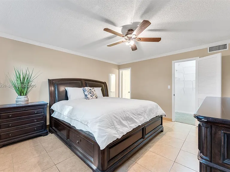 9811 N Hollybrook Lake Dr #103 — Photo 13