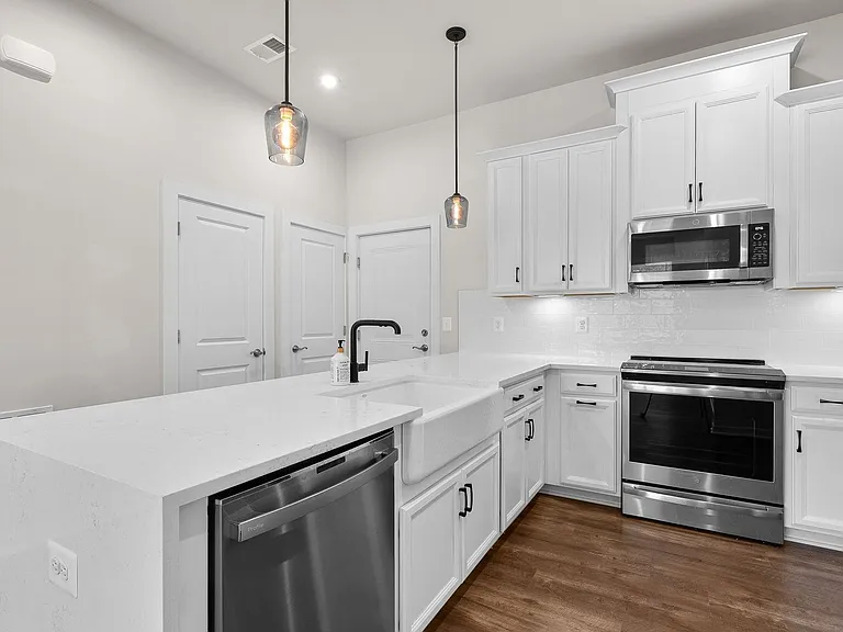 16302 Connors Way #21 — Photo 12