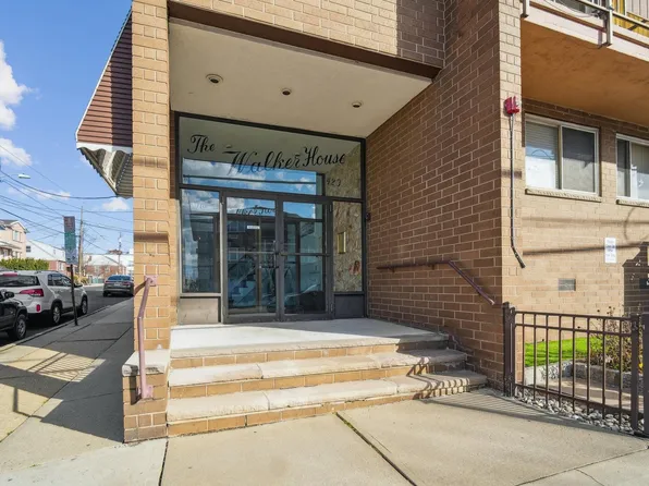 423 Walker St APT B2, Fairview, NJ 07022