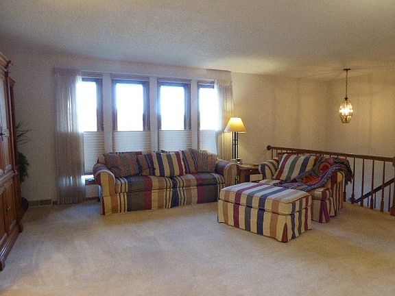 3rd image of 2212 Aspen Dr