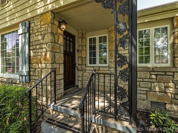 2nd image of 2447 E 25th Pl