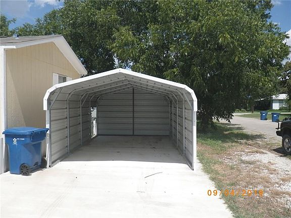 3rd image of 233 Avenue C