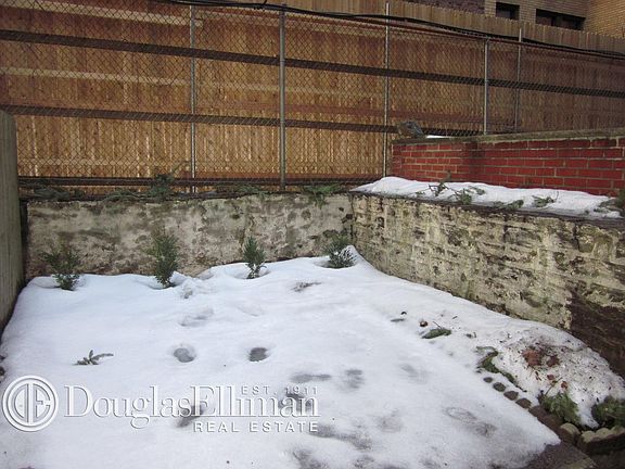 2nd image of 152 E 84th St APT 1d