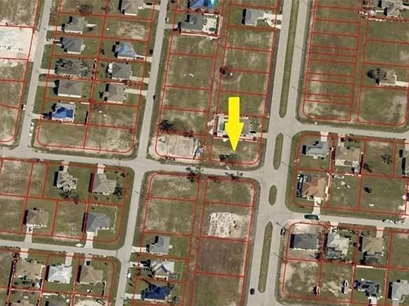 3rd image of 1916 Chiquita Blvd N