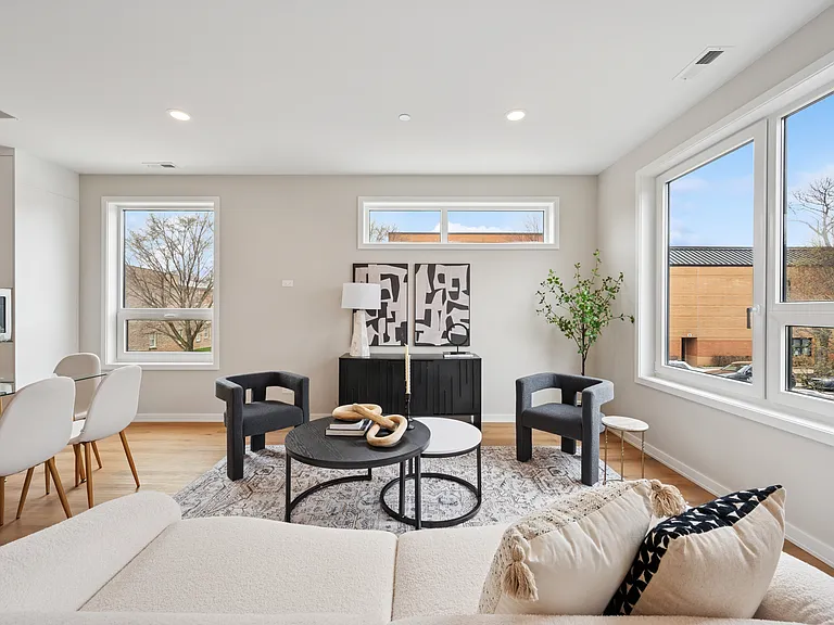 Beloit Townhomes — Photo 8