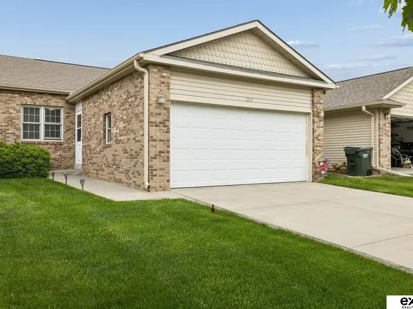 1214 Dublin Rd, Lincoln, NE 68521