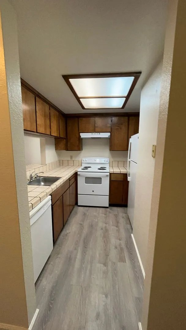 1551 Highland Drive — Photo 3