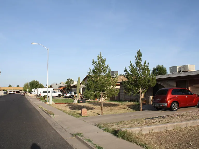 1859 E Florian Ave — Photo 3