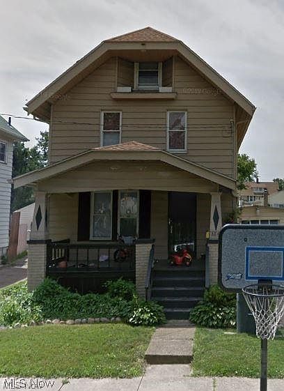 1st image of 884 Lakewood Blvd
