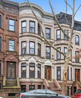 Sold by Compass | media 1