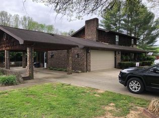 1113 Newmans Branch Rd, Milton, WV 25541