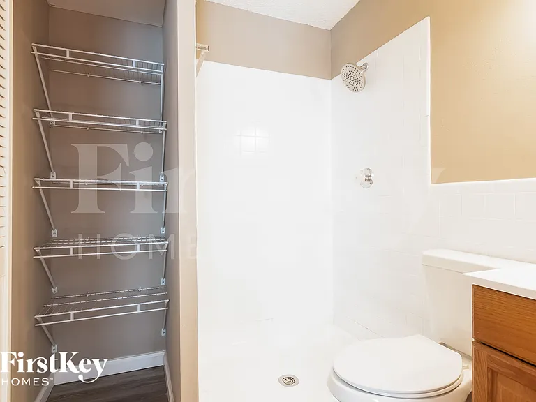 9553 Winkler Dr — Photo 15
