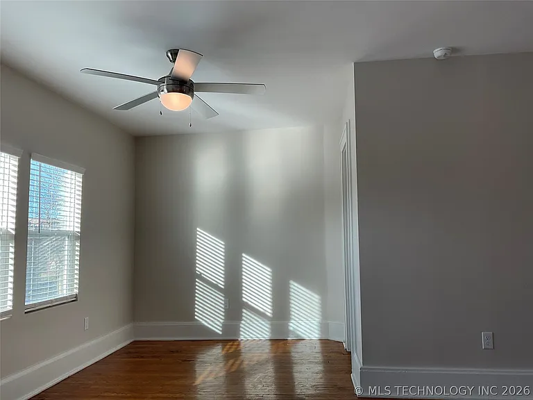 1347 E 6th St — Photo 17