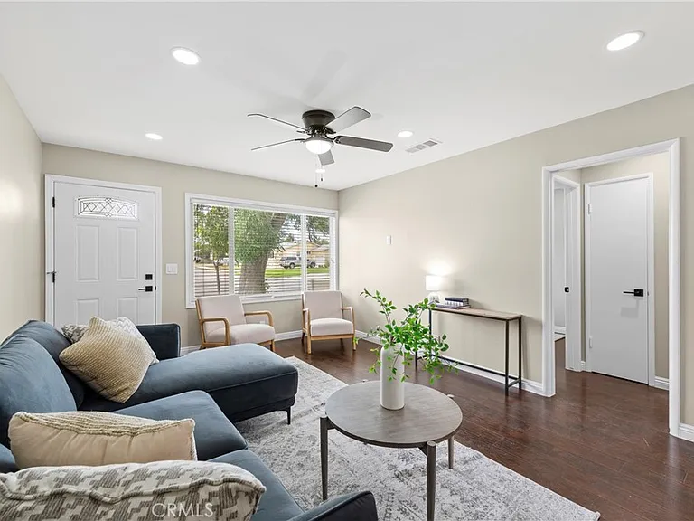 232 Olive Pl — Photo 5