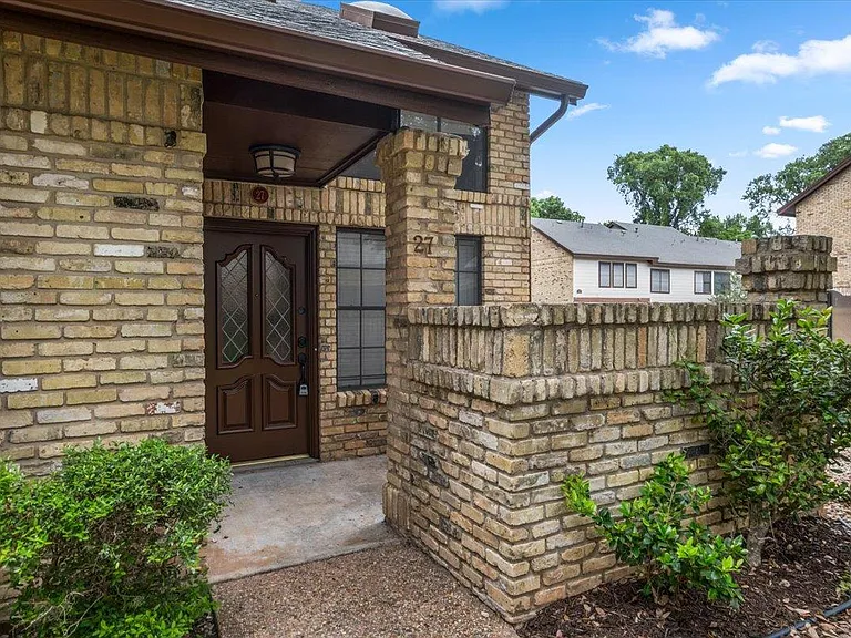10819 Crown Colony Dr #27 — Photo 2