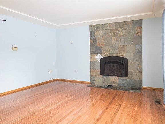 2nd image of 2923 E 16th Ave