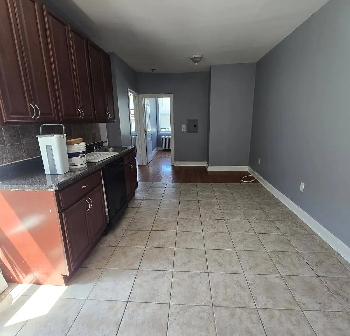 2 bed, 600 sqft, $1,825 — Photo 3