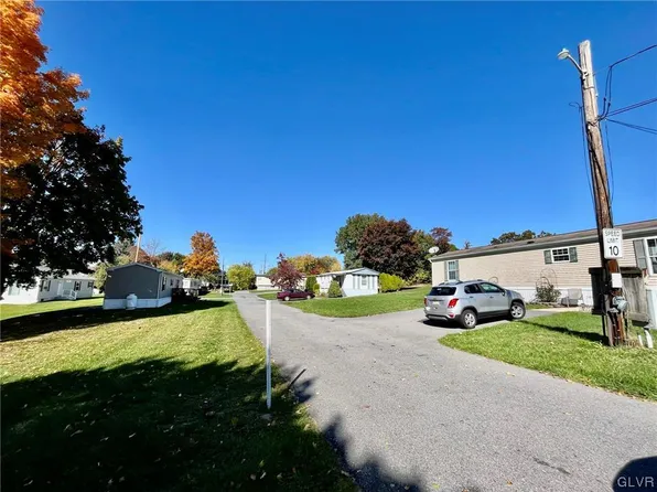 525 School Rd, Nazareth, PA 18064