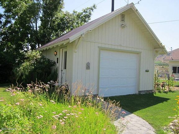 Detached Garage