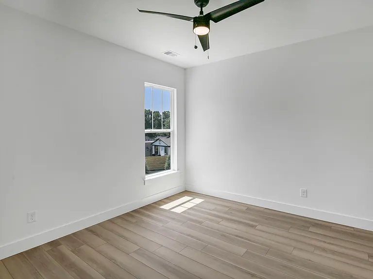 2466 Millwood Ave #A — Photo 23