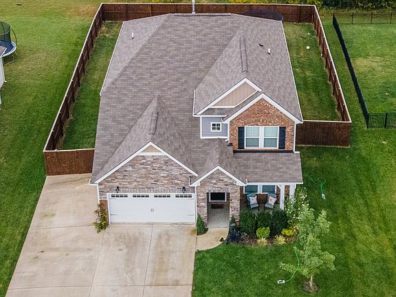 2nd image of 3425 Hyde Ct