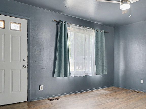5th image of 135 Saratoga Ave