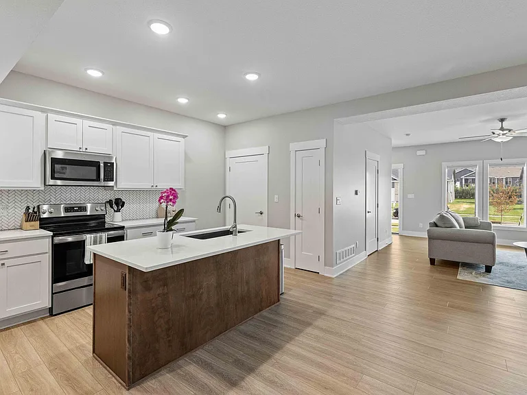 16637 Wilden Dr — Photo 15