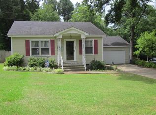 222 Court St, Batesville, MS 38606