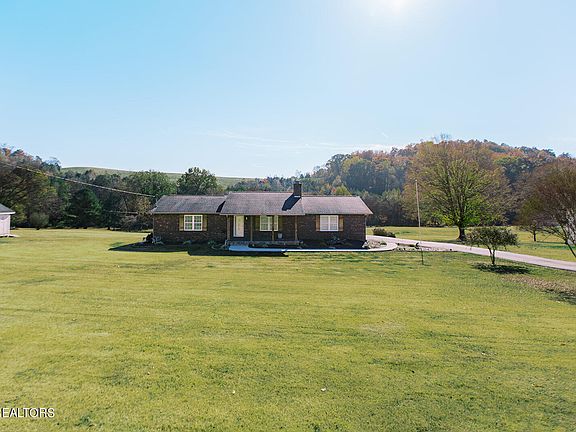 2nd image of 7206 Thorn Grove Pike