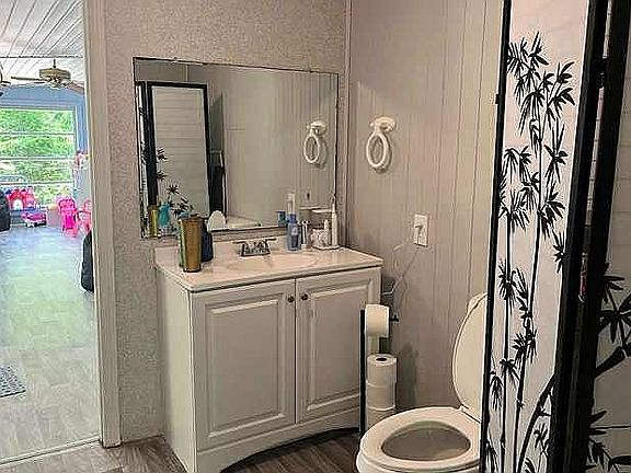 1/2 bath