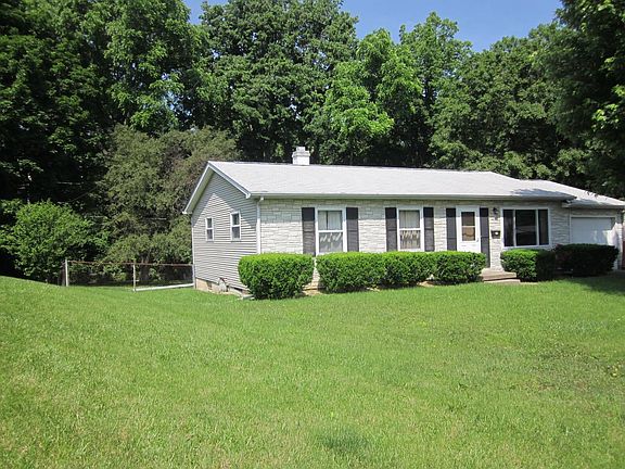 2nd image of 2462 Beechcrest Dr