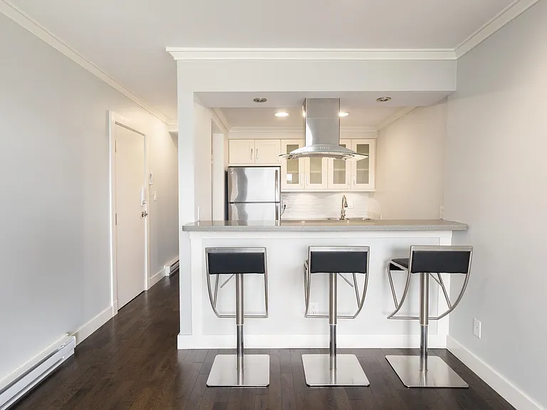 3546 Point Grey Rd #B — Photo 4
