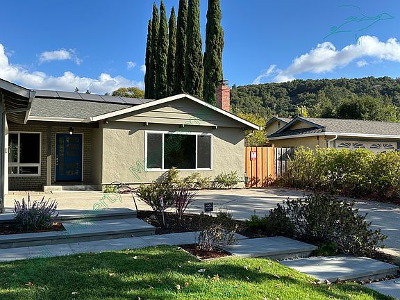 4th image of 132 Adrian Pl