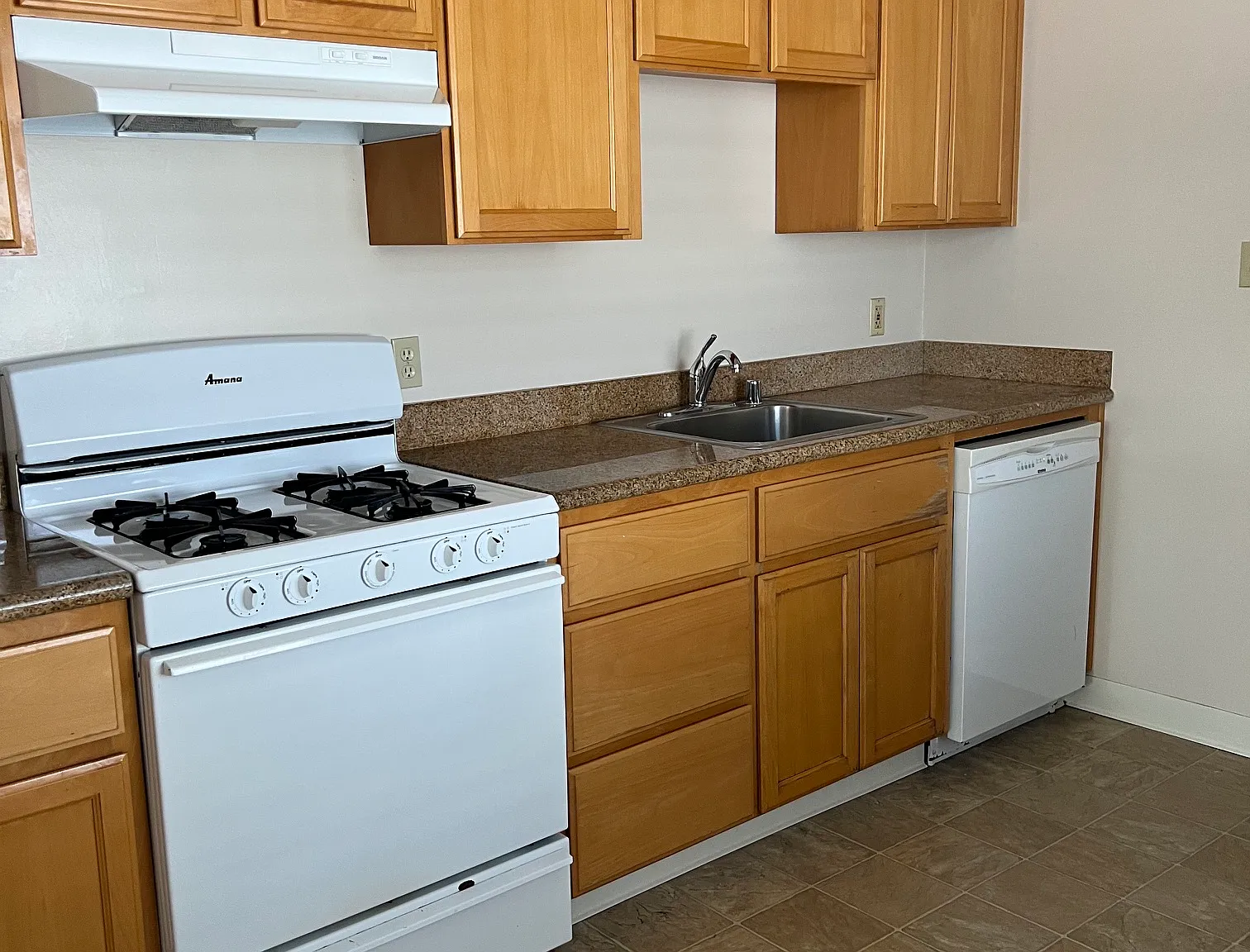 2 bed, 720 sqft, $2,500 — Photo 3