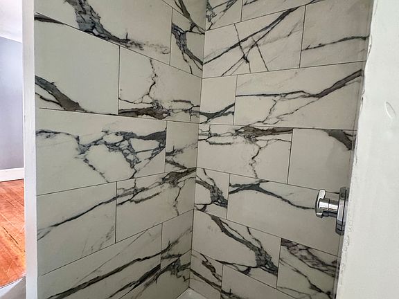 4th image of 56 Felix St #2