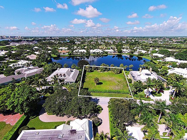 2nd image of 11759 Lake House Ct