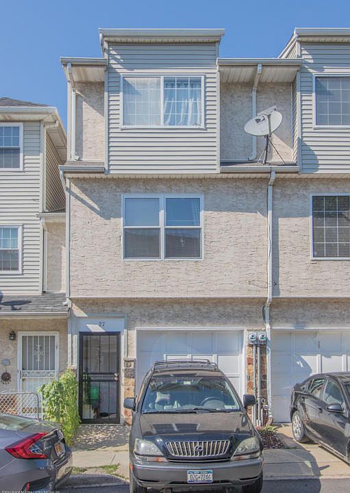 1st image of 27 Scenic Ln