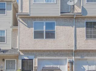 27 Scenic Ln, Staten Island, NY 10304